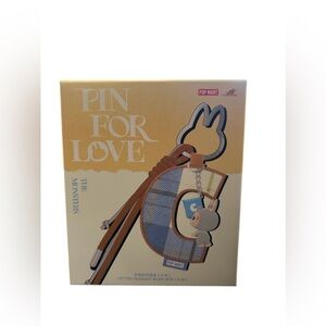 Letter Pendant Blind Box - Brown and Blue by: Pop Mart (confirmed letter D)